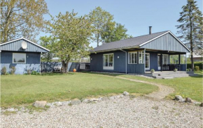 4 Bedroom Lovely Home In Juelsminde Sønderby